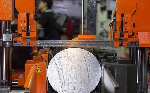 下陆立式金属带锯床切削出现跑带故障解决方法！